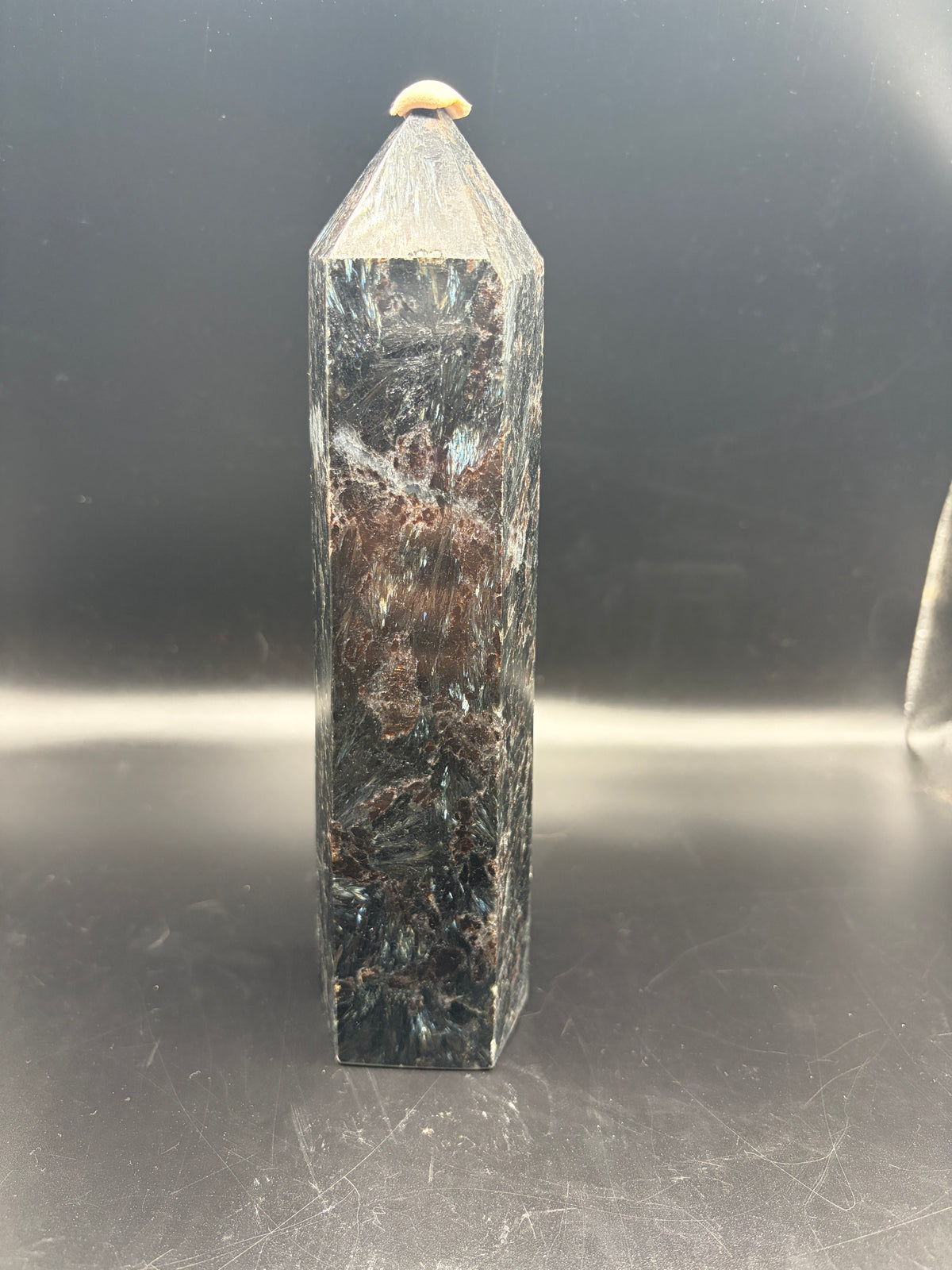 Firework Garnet Crystal Tower 1050g (8 Inch) – Large Natural Healing Crystal for Passion, Strength, Meditation & Home Decor