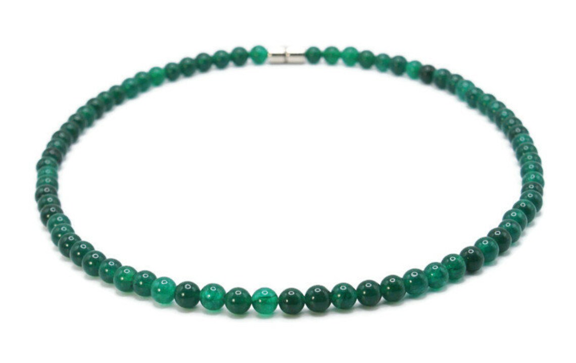 Genuine Green Jade Necklace for Men/Women - Healing Crystal Jewelry with Magnetic Clasp - Gemstone Neckless - Elegant Gift for Her/Him