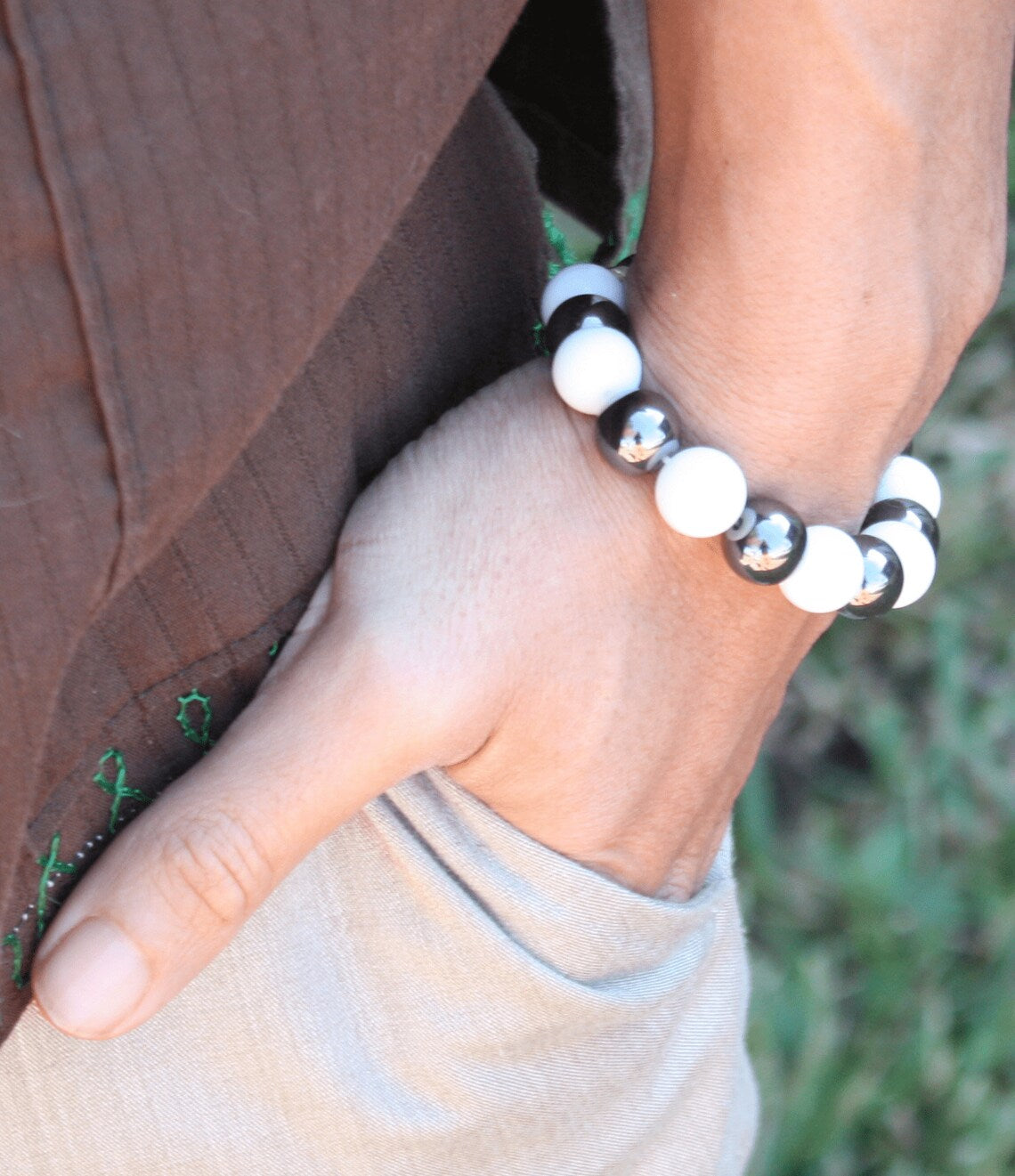 Hematite and White Onyx Bracelet - A Beacon of Clarity and Protection