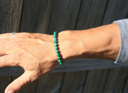 Genuine Malachite Bracelet for Men/Women Energy Protection Healing Crystal Bracelet with Magnet Clasp - Deep Healing - Heart Chakra Shield